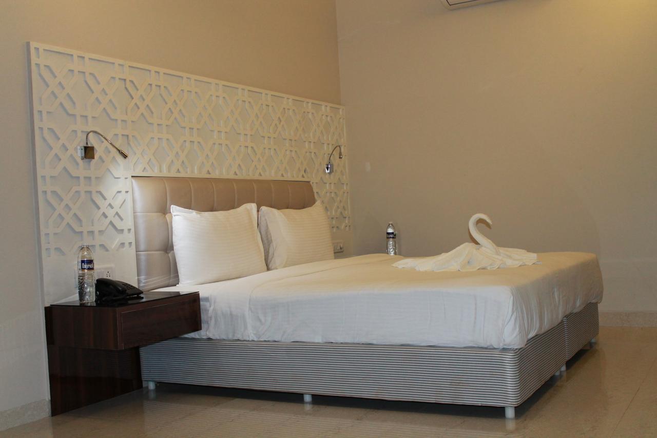 Hotel Goa Continental - Baga Arpora Dış mekan fotoğraf